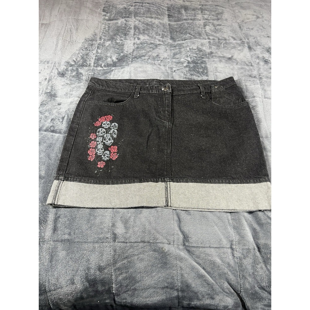 Lip Service Women's Size 16 Charcoal‎ Denim Skirt Skull Flowers Pocket grunge